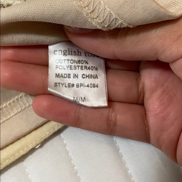 𝑐𝑜𝑣𝑒𝑡𝑒𝑑 𝑐𝑙𝑜𝑡ℎ𝑖𝑛𝑔 𝑠𝑘𝑖𝑟𝑡 - Picture 3 of 3